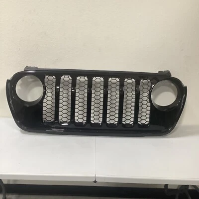 Jeep Wrangler 2019 2020 2021 2022 2023, parrilla delantera Gladiator OEM usado Foto 1 de 4