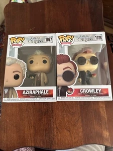 Good Omens Funko Set, Aziraphale Book 1077 UND Crowley Apple 1078 - Bild 1 von 13