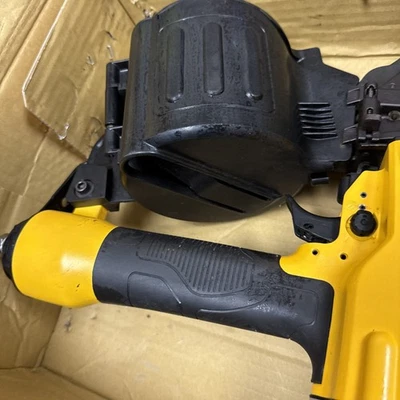 DEWALT DWF83C Coil Nailer - Image 1 of 4