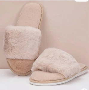 Women's Fuzzy Slippers, Size 7-8 - Picture 1 of 3