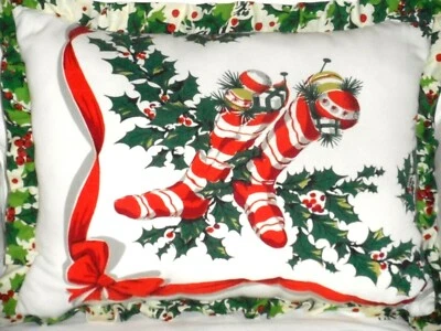 22 x 17 Vintage Wilendur ~ Christmas ~ Tablecloth Cotton Fabric RUFFLED PILLOW - Image 1 of 3