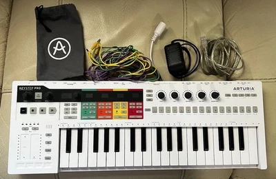 Arturia KeyStep Pro 37 Tasten Controller/Sequenzer USB/MIDI/CV Keyboard Controller - Bild 1 von 2