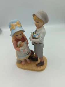 Limited Edition Royal Orleans Jan Hagara " Spring & Lace" 6" Figurine #4068 - Picture 1 of 5