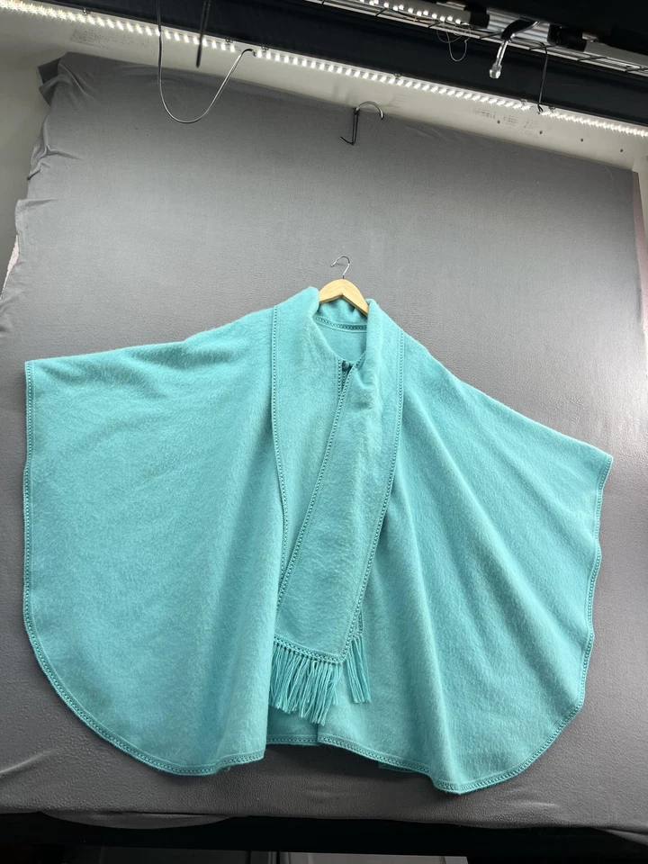 Poncho con capa de alpaca Ccahuantico para mujer talla única turquesa flecos botón ganchillo Foto 1 de 4