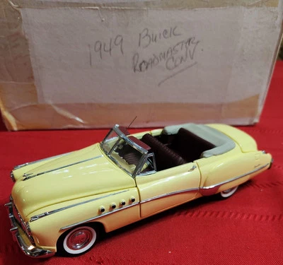 Franklin Mint 1/24 - Buick Roadmaster Convertible 1949 Cream Diecast Model Car - Image 1 of 4