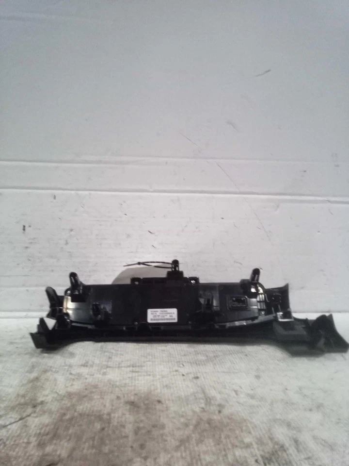 Interruptor selector de aire acondicionado usado se adapta a: Lexus CT200H 2013 con navegación grado A Foto 1 de 3