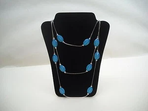 Silver-Tone & Cut Dusty Blue Glass Oval Beads Triple Strand Necklace NWOT - Imagen 1 de 1