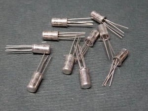 Muestra de transistores de germanio Amperex 121-413 121-414 121-415 (2N3588) PNP HFE=68 - Imagen 1 de 6