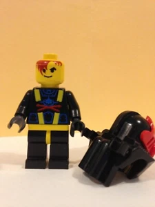 Lego aqu006 Aqua Shark 1 - Minifigure - Aquazone/Aquasharks-yellow hips/red mask - Picture 1 of 6