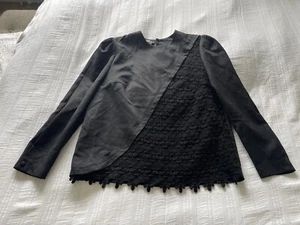 True Vintage 1980s Junge Frau Wool Top Black Lace New Romantic Goth size 14-16 - Picture 1 of 11