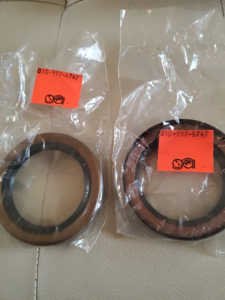 Elring 010-997-67-47/30 Wheel Bearing Seals NEW Qty TWO (2). Sealed In Bag - Image 1 of 3
