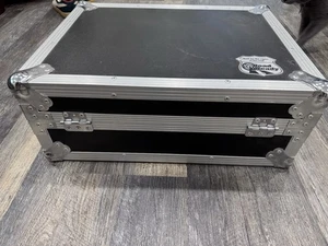 Road Ready Flight Case Black & Silver W/ Inserts - Fits Turntable, CDJ, Dj Mixer - Picture 1 of 5