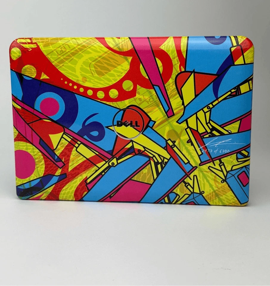 Laptop Dell Inspiron Mini 10 Tristan Eaton edición limitada Windows 7 edición de inicio Foto 1 de 4