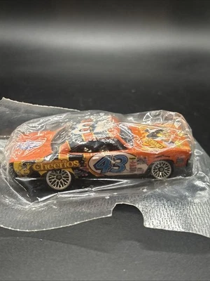 HOT WHEELS 2004 '70 ROAD RUNNER SALUTE TO PETTY HONEY NUT CHEERIOS - Image 1 of 4