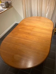 G plan extending oval dining table 1960's vintage, excellent condition. - Picture 1 of 3