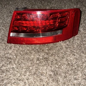 OEM 2009-2012 AUDI A4 DRIVERS SIDE (RH) HALOGEN TAIL LIGHT # 8T0-945-096-E - Picture 1 of 4