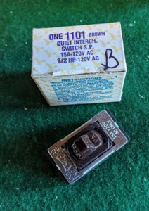 Interruptor de un solo polo silencioso intercambiable Eagle 1101 Brown Despard 15A 120V NOS - Imagen 1 de 3