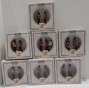 Britains #8306 - 8312 Coldstream Marching Metal Toy Soldiers Band Lot of  7 NEW - Picture 1 of 8