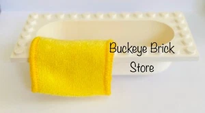 Lego Minifig WHITE BATHTUB 6x12 And Yellow Towel 10x4 cm - Picture 1 of 3
