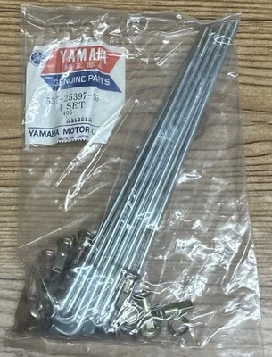 НОВЫЙ ИЗ СТАРЫХ ЗАПАСОВ КОМПЛЕКТ ВНЕШНИХ СПИЦ ЗАДНЕГО КОЛЕСА YAMAHA YZ125G YZ125E MX125C 537-25397-90 - Изображение 1 из 2