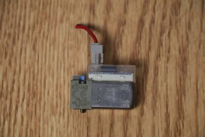 SMC V114A-5LOB valve, sol, base mt (dc), SY100 SOLENOID VALVE 0.7MPA - Picture 1 of 4
