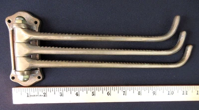 古董黄铜三臂壁挂毛巾挂钩厨房浴缸 — 第 1/4 张图片