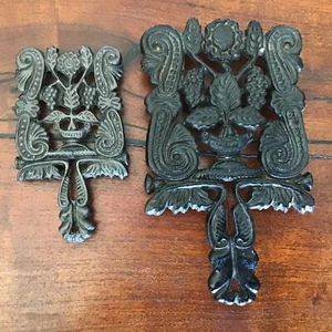 2 Vintage Wilton Cast Iron Trivets With Grapes And Flowers - Picture 1 of 2