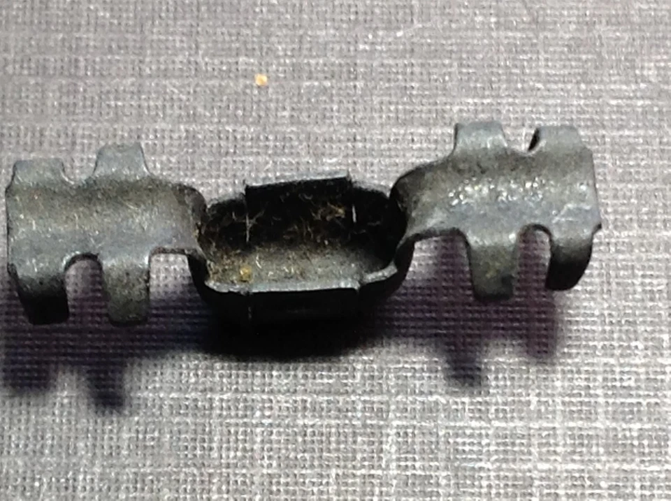 6 piezas Pontiac 1941-1948 guardabarros delantero clips de moldura NORS Foto 1 de 4