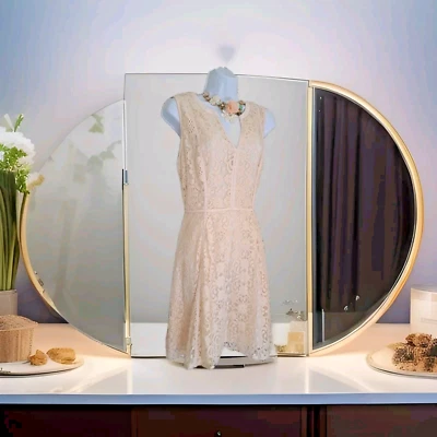 Vestido Lauren Conrad 14 Marfil Floral Encaje Sin Mangas Ajuste y Acampanado Mini Cóctel  Foto 1 de 4