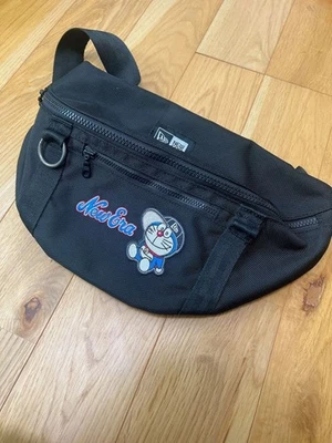 ✨Agotado✨ Bolso corporal/bolso de cintura NEWERA Doraemon Foto 1 de 4