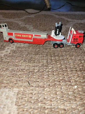 8” MAJORETE LADDER FIRE TRUCK- NEW YORK FIRE DEPARTMENT  - Image 1 of 4