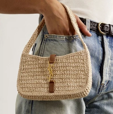 Bolso de Hombro SAINT LAURENT 'Le 5 À 7' Mini Hobo de Rafia con Borde de Cuero $1750+ Foto 1 de 4