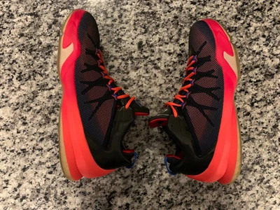 Zapato Deportivo AIR JORDAN CP3 VII Talla 12.5 Negro Rojo Real Foto 1 de 4