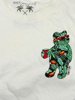 Camiseta Riot Society Blanca SS Oso Tropical Rojo Copa Solo Para Hombre L Foto 1 de 4