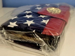 DC Comics Wonder Woman Suit Up Wallet - Picture 1 of 6