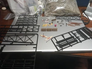 HO ITEMS KAHKIS,PICNIC TABLES,PLASTIC PARTS LARGER BUILDING,CHIMNEYS,TRASH CANS - Picture 1 of 4