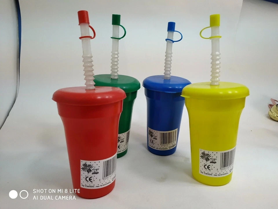 Bicchiere Plastica Con Cannuccia Cibo e Bevande Originale porta lattina - Immagine 1 di 1