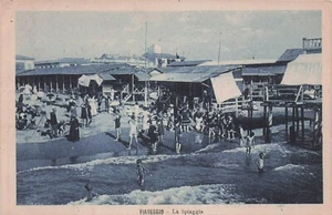 1486) CARTOLINA VIAREGGIO SPIAGGIA ANIMATA VIAGGIATA 1922 EDITORE FORTI LUCCA - Picture 1 of 2