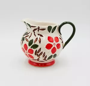 Crema floral roja verde en relieve pintada a mano de cera holandesa Coastline Imports - Imagen 1 de 8