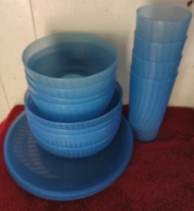 16 pcs Mainstays Plastic Dinner Plates,Cereal Bowls &Tumblers Swirl blue - Picture 1 of 24