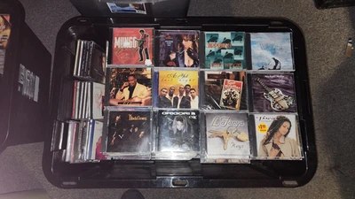 LARGE LOT OF CD'S 975+ ASSORTED MIX, ROCK, GOSPLE, POP, CLASSICAL, COUNTRY Foto 1 de 4