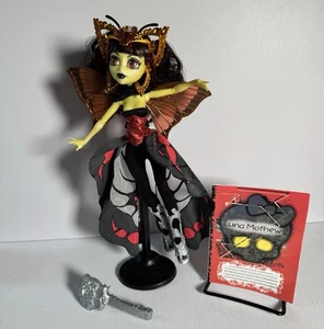 Monster High Luna Mothews Doll With Diary Booklet Also Inc Stand & Brush - Picture 1 of 2