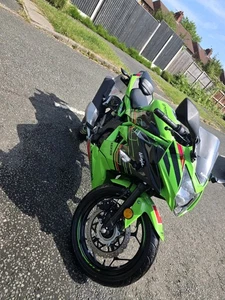 Kawasaki Ninja 125 - Picture 1 of 8
