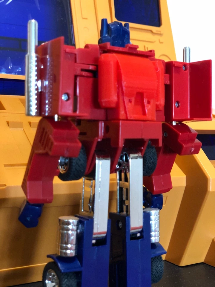 Transformers Optimus Prime G1 custom backpack - Imagen 1 de 4