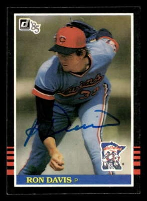 1985 Donruss Ron Davis #120 Minnesota Twins   Signed/Auto SX2971 - Image 1 of 2