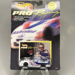 Hot Wheels Pro Racing Valvoline Mark Martin #6 1:64 - NIB - Picture 1 of 2