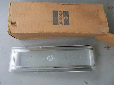 Luz trasera exterior derecha Chrysler LeBaron 1977 77 nuevo MoPar lente PN 3881666 Foto 1 de 4