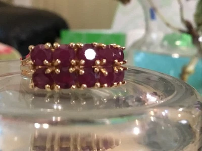 Impresionantes rubíes en oro amarillo de 14 K talla 6. 4,6 gramos. Foto 1 de 4