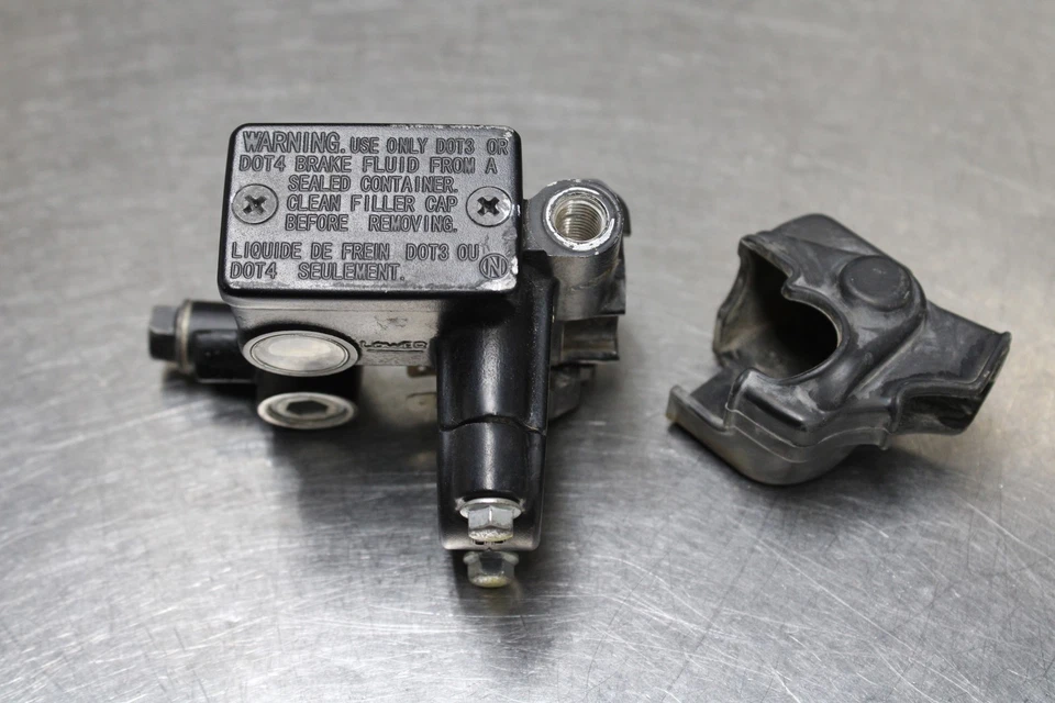 23-25 HONDA XR150L XR150 FRONT BRAKE MASTER CYLINDER Foto 1 de 4