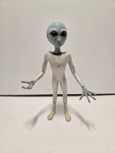 Estatuilla de forma de vida extraterrestre gris vintage estatua resina Shadowbox 1996 8" - Imagen 1 de 6